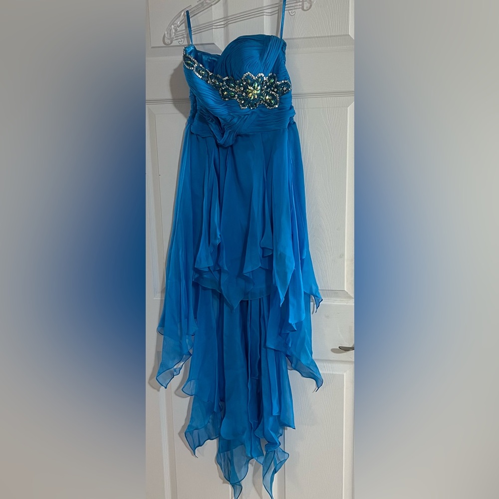 ✨🩵Blue custom prom dress with beaded bodice, flowy layers, worn once.🩵✨